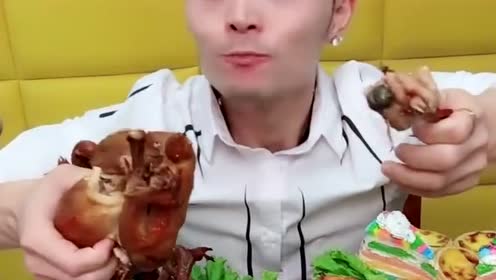 大胃王阿浩:吃烧鸡了,喜欢吃的点个赞