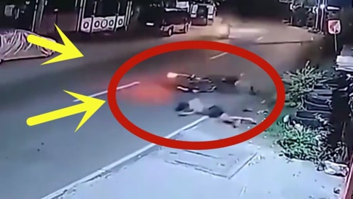 女司机骑摩托车飙车,"下一秒被货车拦腰碾断",监控回放死亡全程!
