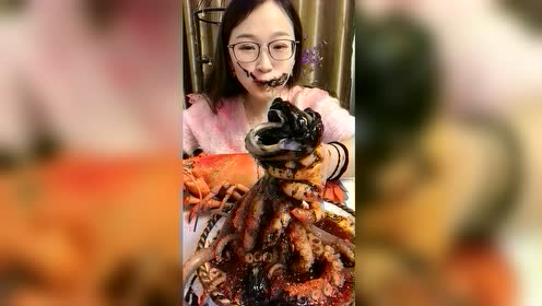 八爪鱼爆头,满满的墨汁,吃完感觉自己都是有文化的人了