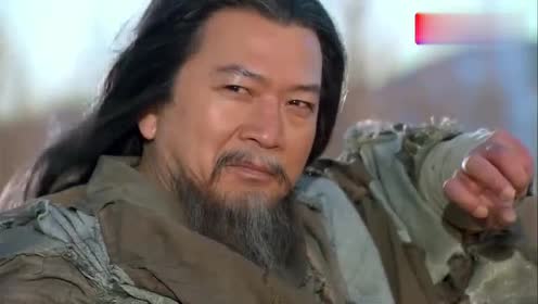 丐帮帮主被偷袭,敌方一招后吓得他不敢动,就连他的狗都成了两半