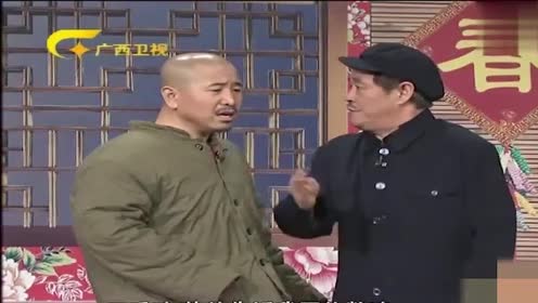 爆笑小品:赵本山捐款,把王小利的钱也捐了,王小利:我不哭行不