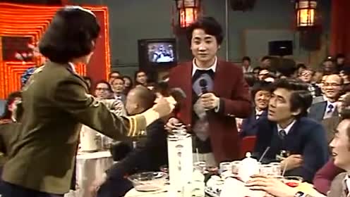 1986年春晚她烧了王刚的节目单变出面条给姜昆吃