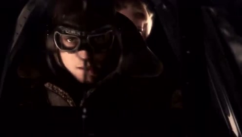 《天空上尉与明日世界》大批机器鸟袭击机场，机场防空火力全开！