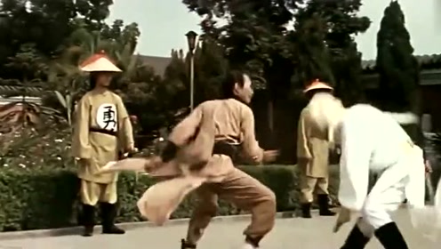 黄正利这种威猛腿法估计无人能超越,成龙李连杰也得跪服!
