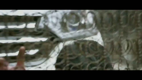 火箭炮弹来袭，冷锋居然拿弹簧床截住了，特种兵就是厉害！