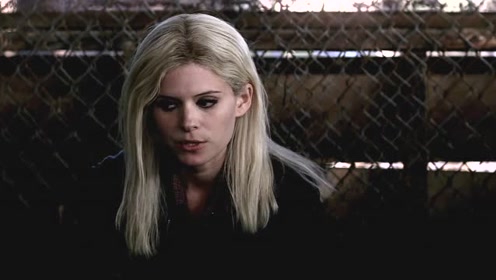 超验骇客：美女说出过去故事，她原来竟是博士学生。