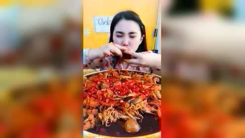 搞笑钟婷:小哥哥问紫然追女生最重要的四个字是什么
