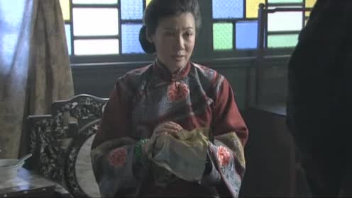 雾柳镇:养了二十年的儿子现如今竟拿枪对着她!大太太伤心了!