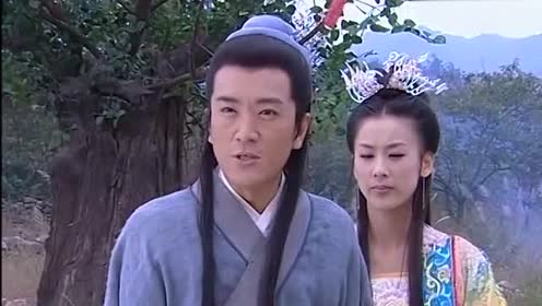七仙女给董永送银子,却被雷公电母看见,董永厉声阻拦