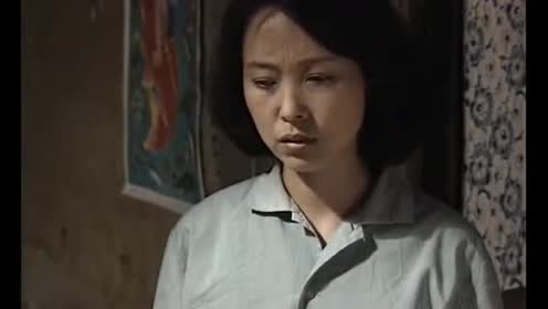 七叔看不惯老四,老四也心知肚明主动搬走,不敢再惦记七嫂!