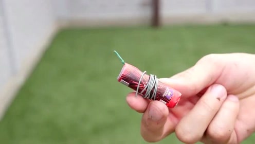 火柴炮在水里能点燃爆炸吗?有人做了组实验,结果惊艳了