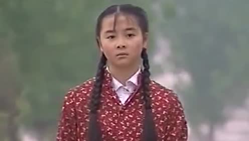 被拐的女孩失足跌落悬崖,却幸运地挂在树上,她终于逃出了小山村!