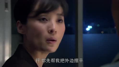 大时代:梁红玉被催债的围堵,陈顶天使出一计,成功把她解救出来