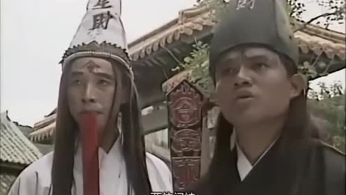 新白娘子传奇:黑白无常在人间行走,竟发现门神被青蛇钉在门上