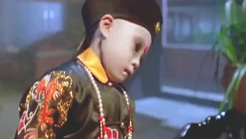 喂给小僵尸还吃东西,英叔养僵尸真有一招
