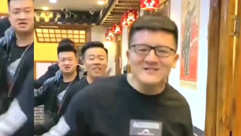 大石桥联盟又来了,这首酒醉的蝴蝶,感觉几个大男人要飞起来了.