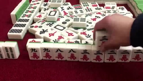 麻将:小哥万一色单吊一万自摸不胡,连续开杠很爽,但不胡有啥用