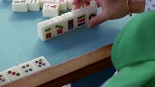 女子仅剩5张牌，哪张都点炮，看来只能出绝招了！