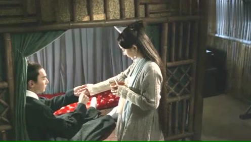 夜华告诉素素自己的名字,还在她手心写下,素素突然就脸红了