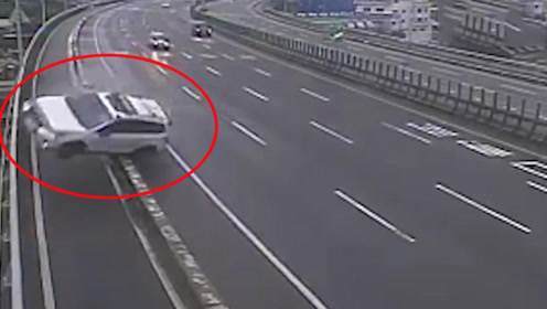 惊魂！男子酒驾还疑似超速 翻下30米高架当场身亡