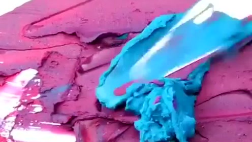 两种颜色混在一起，调过之后，竟然这么好看