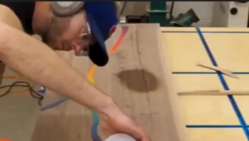 太厉害了，木桌简单处理下就变得雅致，很有艺术感