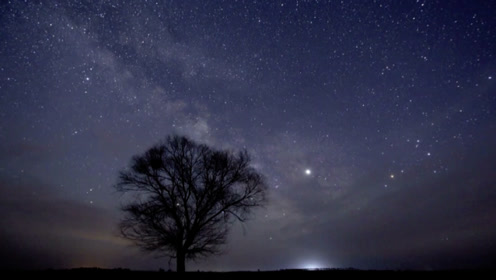 屏住呼吸,静静欣赏这静谧星空吧