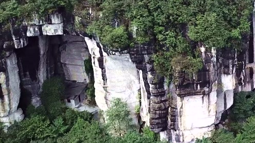 贵州大山发现一房子,居然修建在悬崖半山腰