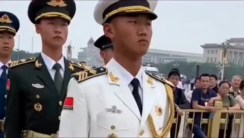 黎志豪带队,兵哥哥个个颜值帅气,身边围了很多人!