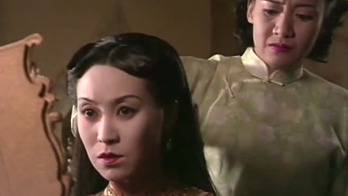 僵尸道长:美女给鬼太后梳头,梳下一撮毛愣是不敢说,太搞笑了
