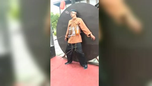 拍戏现场,演员被吓得尿裤子,这是真实的事情吗?