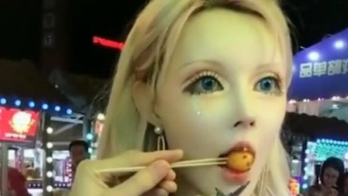 正真的"樱桃小嘴",女孩嘴巴仅有3厘米,打破世界最小记录!