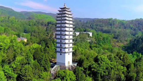 航拍云南保山文笔塔,始建于唐代,是保山的一处风景名胜!
