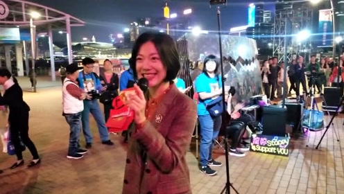 小龙女龙婷献唱一首《梅兰梅兰我爱你》,旋律欢快好听