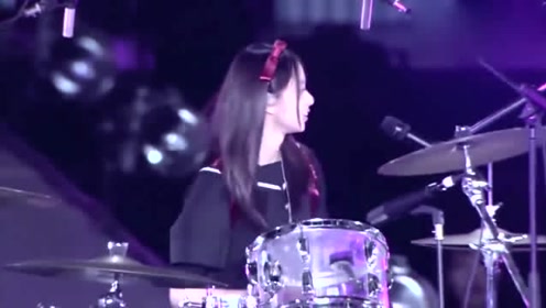 斋藤飞鸟打起架子鼓来,不是一般的帅气啊