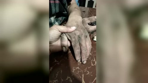 老公刚到家一会,这是洗完澡的手,是真的洗不干净了