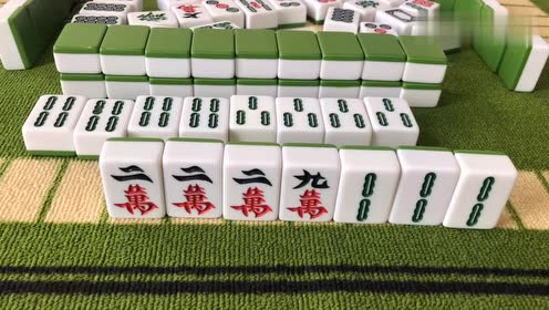 四暗刻吊九万,小妹胡牌的方法有点不对呀,你看出来了吗