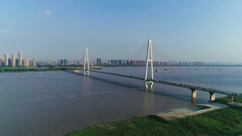 航拍武汉长江上第三座大桥—白沙洲长江大桥