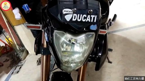 细节欣赏力帆出口版的地平线街车，版花是亮点，启动也是有声浪的