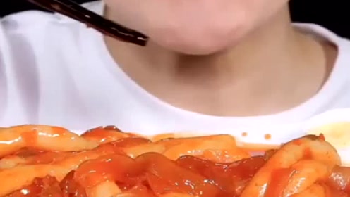 这面条这老粗，吃起来嘎嘎的，真得劲