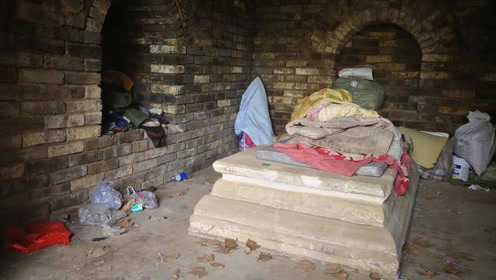 几十个农民工住进明代公主墓,网友:真的是穷得连"鬼"也不怕了