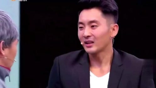 小品:何欢:我都被骗九次了,是不是骗子一眼就能看出来,都打扮一样