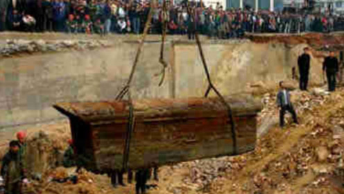 内蒙矿工挖出_矿工挖出金蛇是什么电影_修路挖出千年蛇精