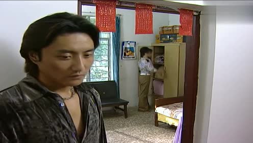 插翅难逃:阿丽和阿佑分手,阿丽去拿自己东西,阿佑挽留没有成功