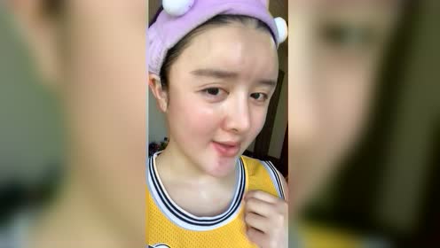 女子整容后真实素颜,欣赏不了这种美,网友寿星额头是亮点!