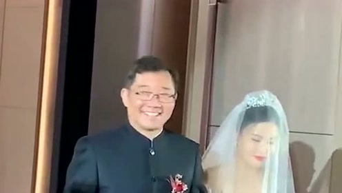 超浪漫!艺术相声演员大兵的女儿任盈盈结婚典礼,看得我好羡慕