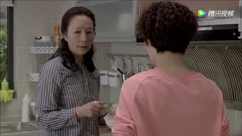 辣妈正传:孩子奶粉过敏!婆婆让夏冰喂孩子母乳一年!