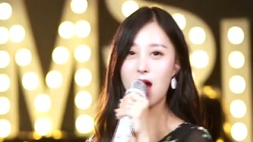 小裴鱼演唱《一曲相思》人美歌甜,很有气质的网红女歌手