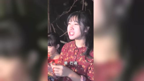 大胃王奕甜甜:家里穷到只能吃土?幸好田里还养了龙虾!