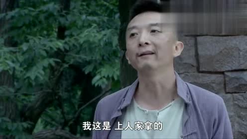打狗棍:耗子偷鸡孝敬钱四爷骗他是买的,钱四爷:大早上哪有卖的